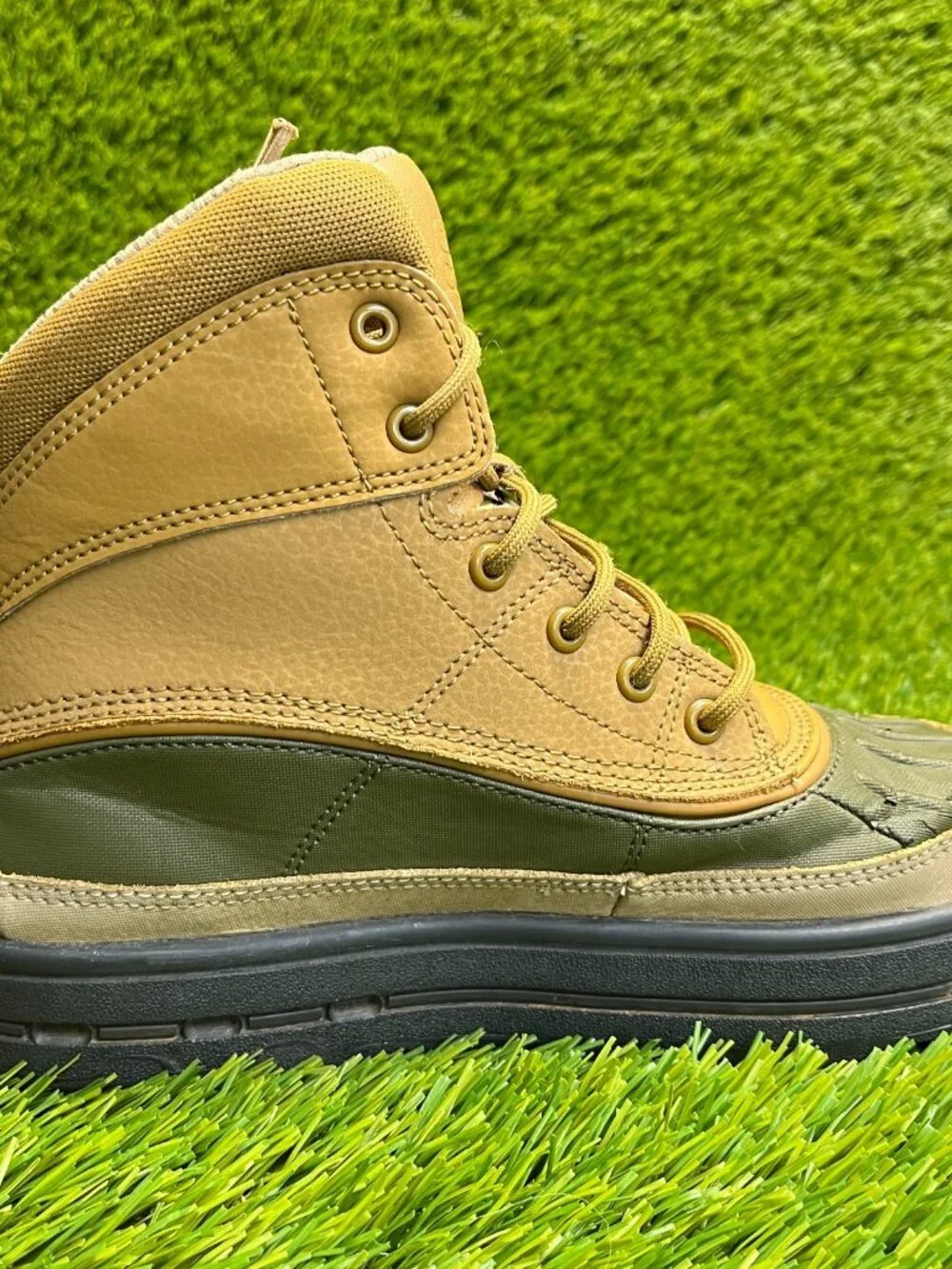 Nike Woodside 2 High ACG Boys Size 4.5Y Brown Green Black Hiking Boot‎ Shoes
